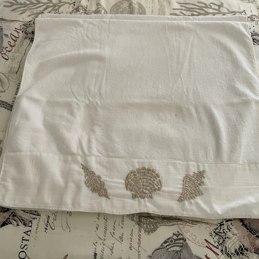 Three Piece Croscill 100% Corron White Embroidered Shells Bath Towel Set